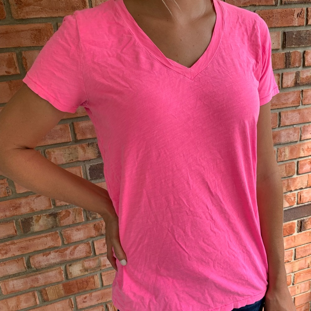 Hot pink vneck - Picture 3 of 4